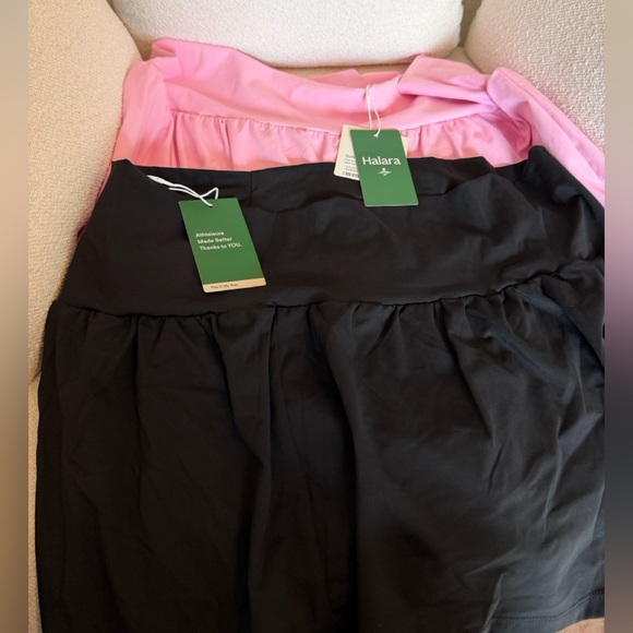 Bundle of Pocket Plus Pocket 2-in-1 Gym Plus Size Shorts 2.5'' - Picture 4 of 5